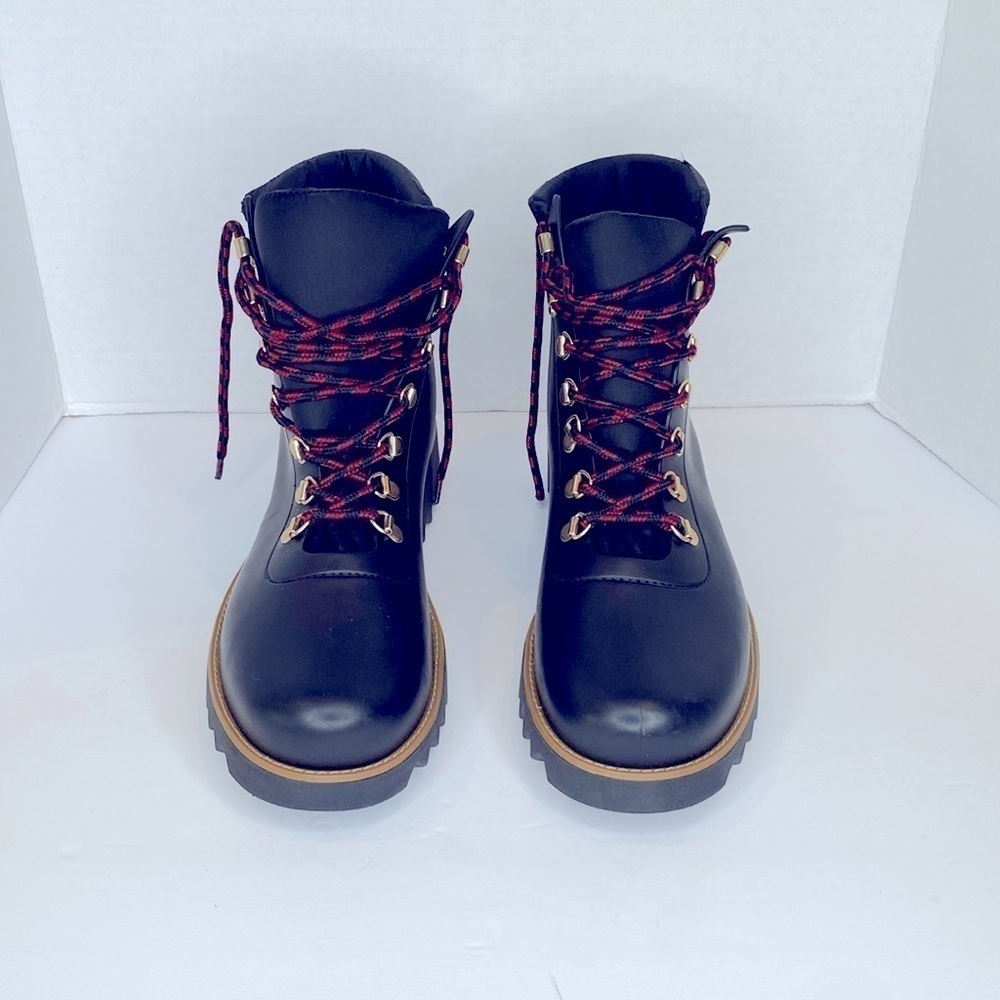 Andre Assous Raldi Waterproof Boot Rubber Outsole for Superior Traction Size 9